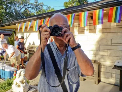 Bill Tom, photo 20 of 33
