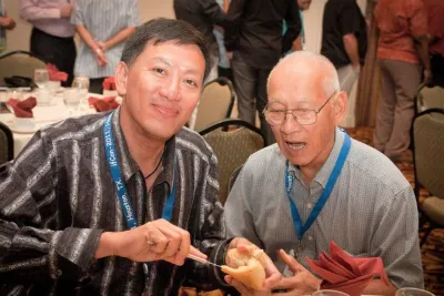 Bill Tom, photo 25 of 33